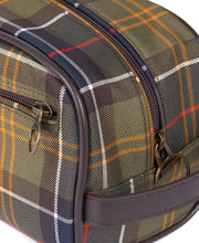 Load image into Gallery viewer, Barbour Tartan Washbag
