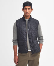 Load image into Gallery viewer, Barbour Men&#39;s Lowerdale Quilted Gilet in Navy
