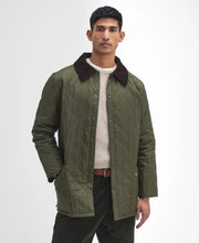 Load image into Gallery viewer, Barbour Men&#39;s Heritage Liddesdale Quilted Jacket in Olive
